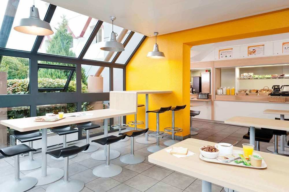 Hotel F1 Vesoul - En Cours De Renovation Exterior foto